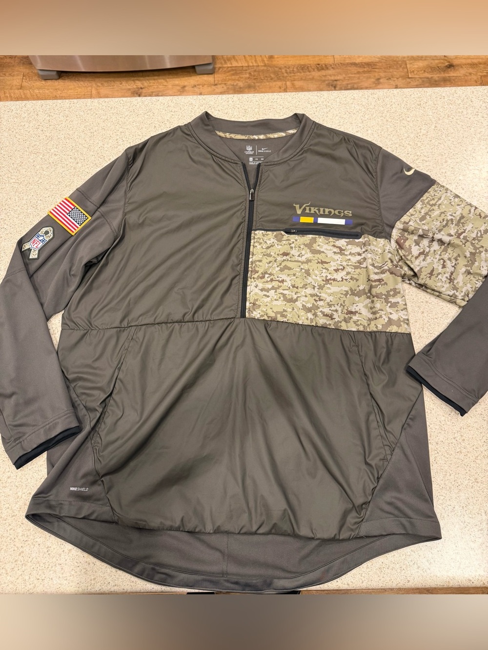NFL Vikings Olive Green Camo Lightweight Half-Zip Shirt Jacket